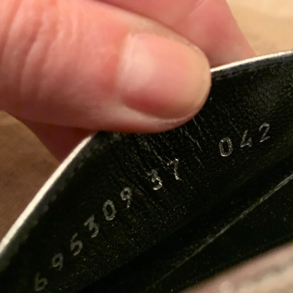 Brand new, rare,authentic ,real leather silver  Gucci shoes,made in Italy,size 7 - Picture 13 of 17